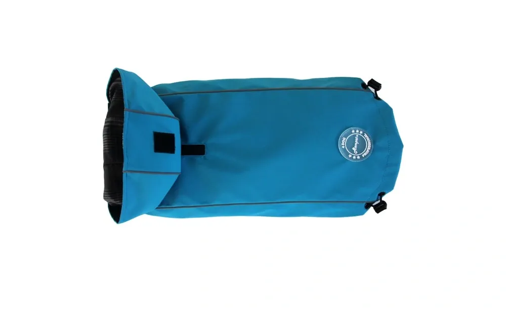 Autumn winds kick up dust, but don’t worry about getting dirty—the Pet Explorer Dust-Proof Windbreaker keeps your dog cl